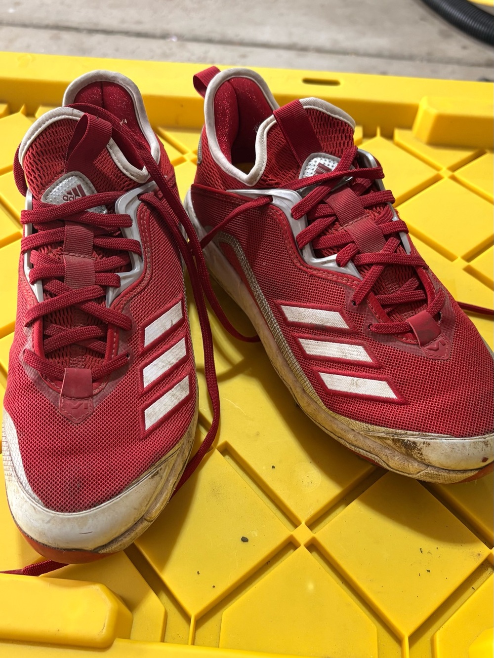 Adidas men’s metal baseball cleats - size 7